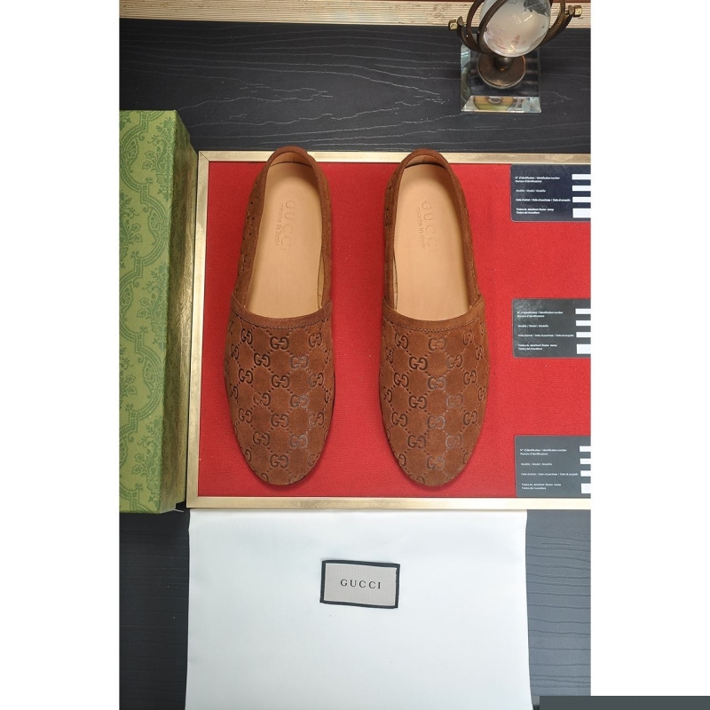G*u*i leather shoes